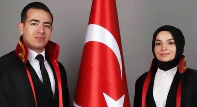 Yıkılan binada hakim çiftin cansız bedenlerine ulaşıldı