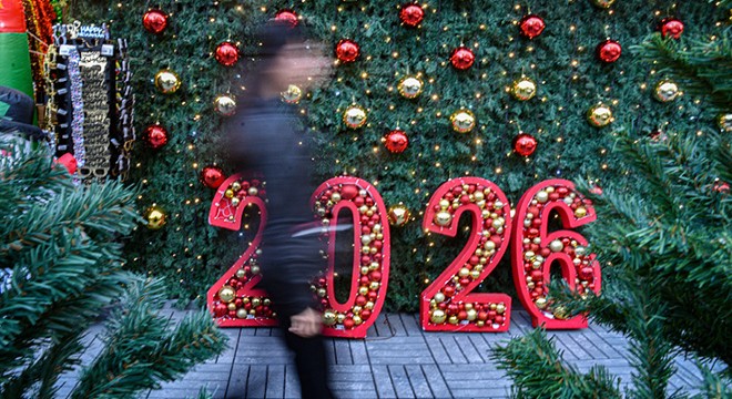 Yılbaşı kutlamalarının vazgeçilmezi  yapay çam ağacı 