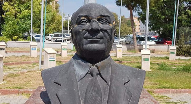 Yıpranan ve zarar verilen büstler onarılıyor
