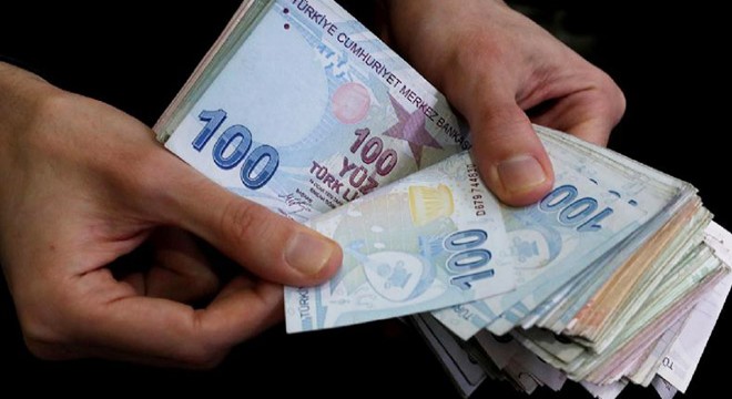 Yiyip içip gezdi, 10 bin lira dolandırdı