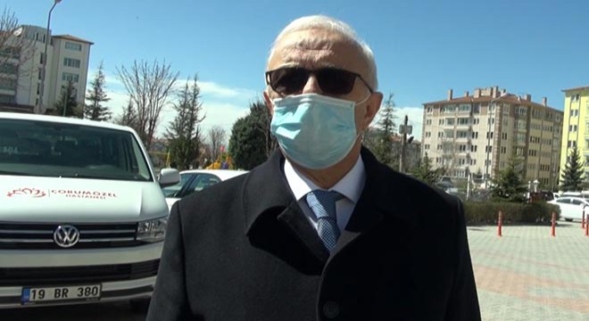 Yol denetiminde kamyonet çarpan sağlık görevlisi yaralandı