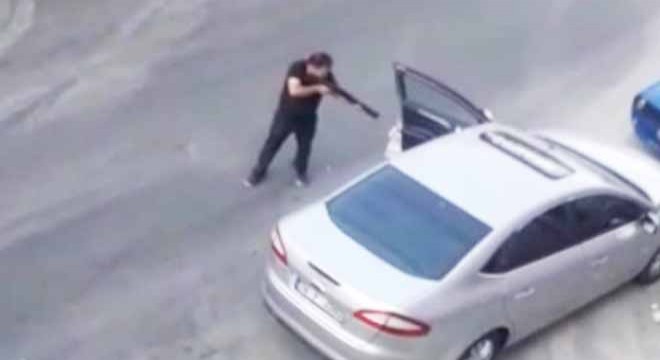 Yol ortasında pompalı saldırı kamerada