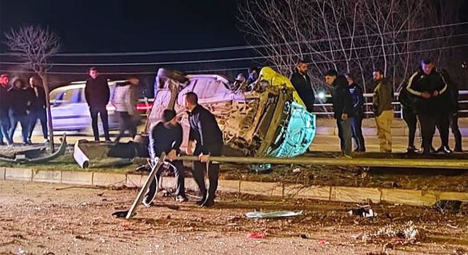 Yola çıkan köpek, kazaya neden oldu: 5 yaralı