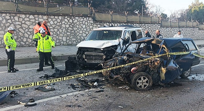 Yola çıkan kedi, kazaya neden oldu: 2 ölü, 3 yaralı
