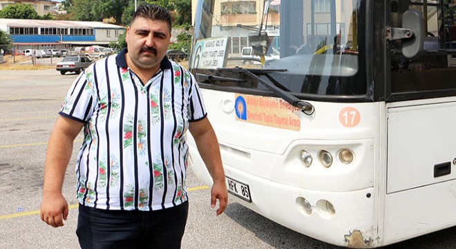 Yolcu fenalaşınca şoför, otobüsle hastaneye yetiştirdi