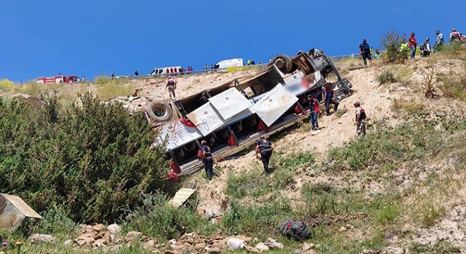 Yolcu otobüsü kazasında ölenlerin sayısı 8'e çıktı