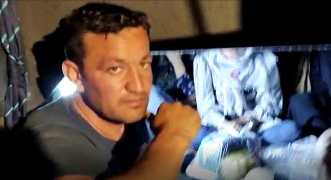 Yolcu otobüsünün bagajından 11 kaçak göçmen çıktı