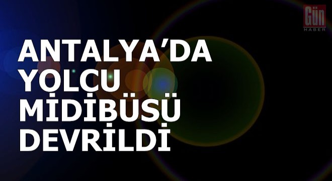 Yolcu midibüsü devrildi, sürücü yaralandı