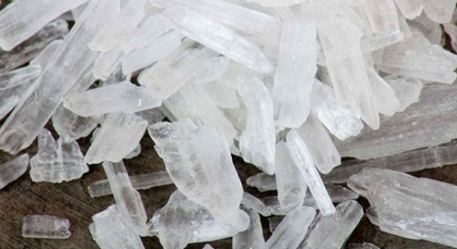Yolcunun valizinden 6 kilo metamfetamin çıktı