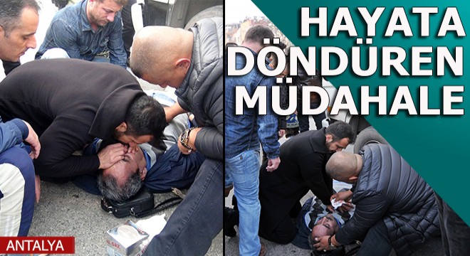 Yolda kalbi duran adama erkek hemşirelerden hayata döndüren müdahale