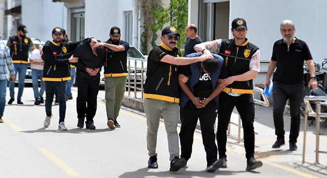 Yoldan geçenin öldüğü çatışmanın şüphelileri tutuklandı