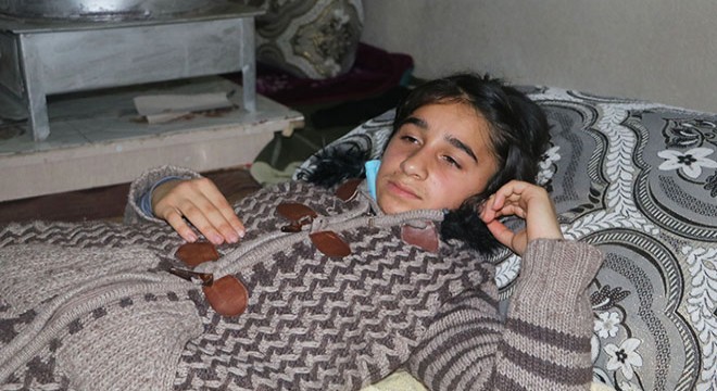 Yolu kardan kapalı köydeki hasta kız çocuğu için seferber oldular
