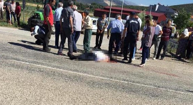 Yolun karşısına geçmek isterken canından oldu