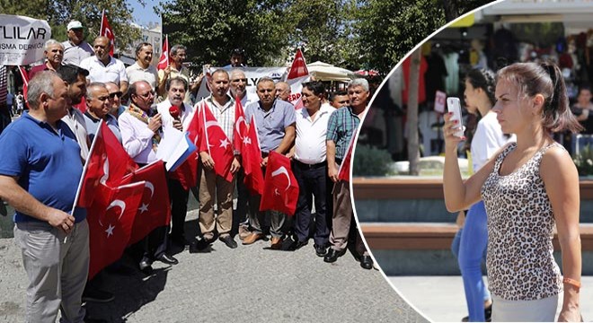 Yörükler ABD'yi protesto etti, turistler görüntü çekti