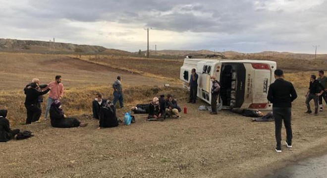Yozgat'ta midibüs devrildi: 16 yaralı