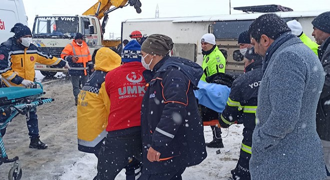 Yozgat ta yolcu otobüsü devrildi: 1 ölü, 15 yaralı