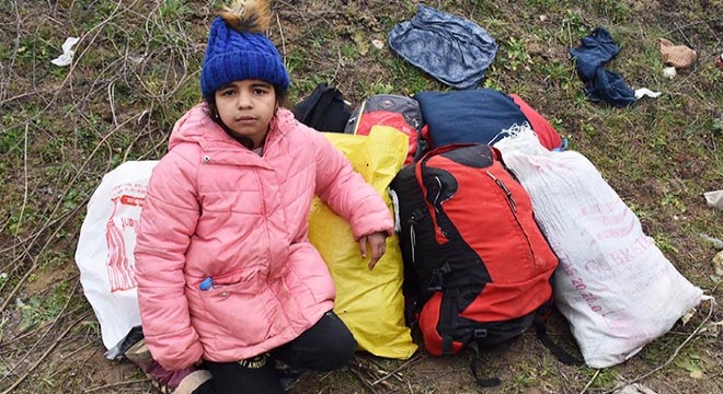Yunan polisi, 10 yaşındaki Menice'yi ailesinden ayırdı
