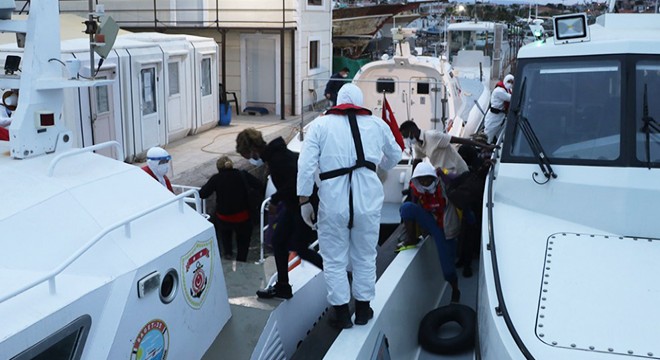 Yunanistan'ın geri ittiği 39 göçmen kurtarıldı