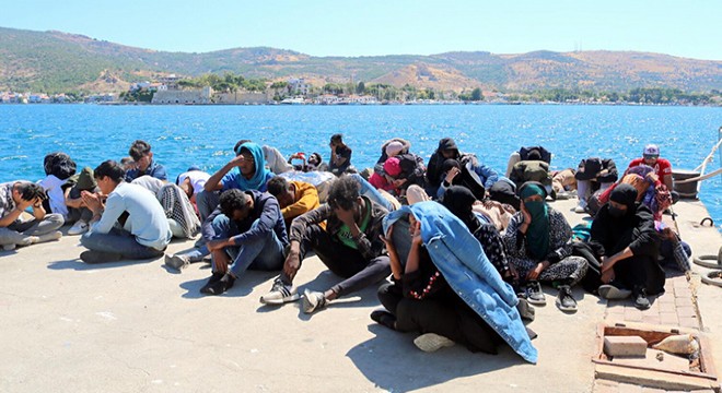 Yunanistan'ın geri ittiği 39 kaçak göçmen kurtarıldı