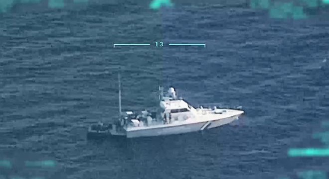 Yunanistan'ın göçmenleri ittiği anlar görüntülendi