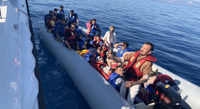 Yunanistan'ın ölüme terk ettiği 46 kaçak göçmen kurtarıldı