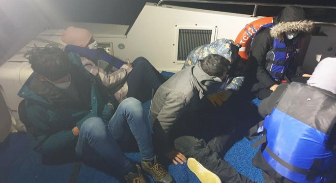 Yunanistan'ın ölüme terk ettiği 7 kaçak göçmen kurtarıldı