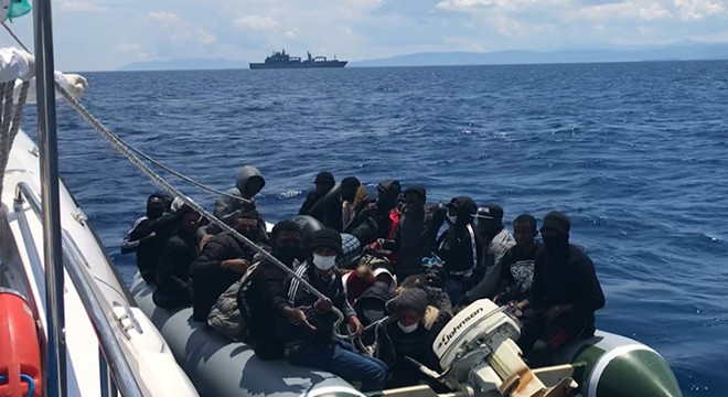 Yunanistan'ın ölüme terk ettiği 85 kaçak göçmen kurtarıldı