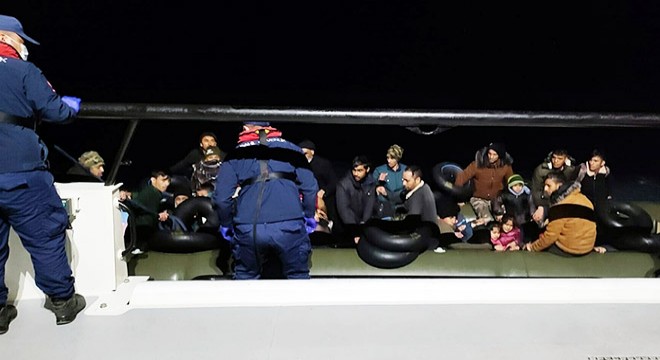 Yunanistan ın geri ittiği 56 kaçak göçmen kurtarıldı