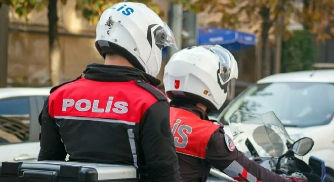 Yunus ekibi otomobille çarpıştı: 1’i ağır 2 polis yaralı