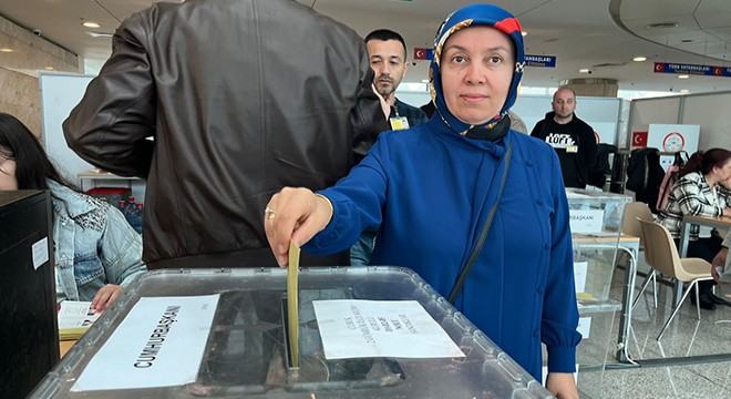 Yurt dışında 1 milyon 763 bin 973 seçmen oy kullandı