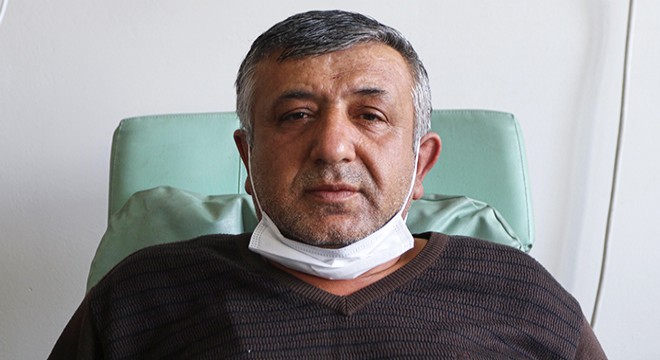 Yüzüne sürdüğü dezenfektan hastanelik etti
