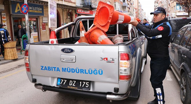 Zabıta kaldırım işgallerine karşı mücadelesini sürdürüyor