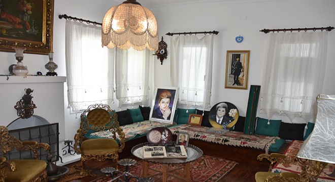 Zeki Müren'in ölüm yıl dönümünde evine ziyaretçi akını