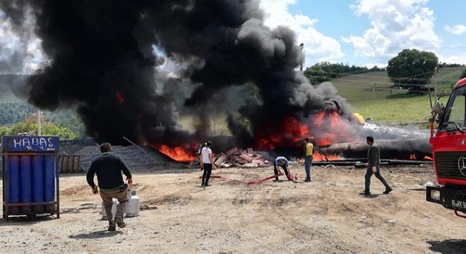 Zift dolu tankta çıkan yangın söndürüldü