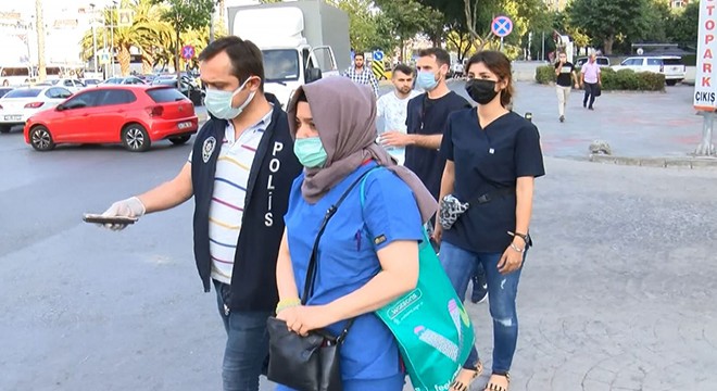 Zilinde 'sağlıkçı' yazan daireye baskın