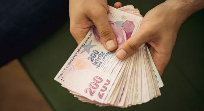 Zimmetine 13 milyon lira geçiren icra müdürü, yurt dışına kaçtı