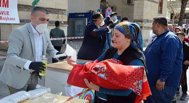 Ziraat Odasından vatandaşa maske ve eldiven