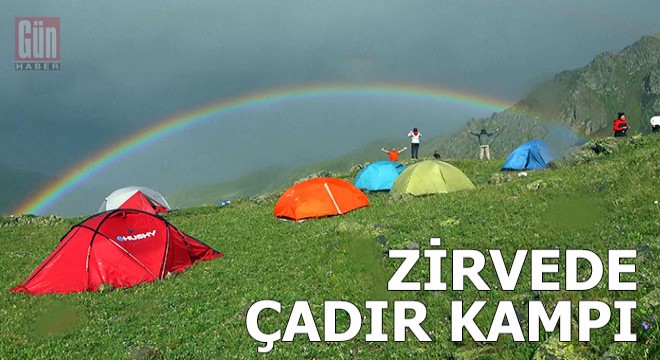 Zirvede çadır keyfi