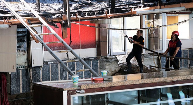 Zonguldak'ta kafe, alev alev yandı