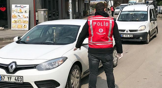 Zonguldak'ta, sokağa çıkma yasağı öncesi hareketlilik