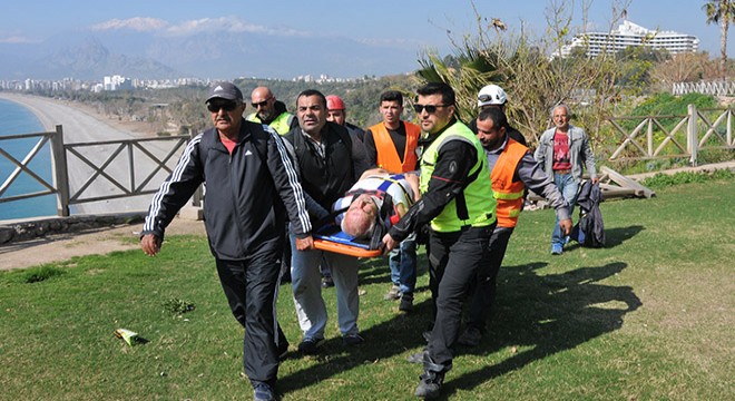 Zor yolu deneyince metrelerce yuvarlandı