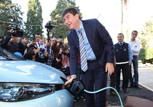 Antalya Büyükşehir'de elektrikli otomobil devri