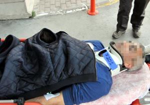 Elleri kelepçeli baygın bir adam