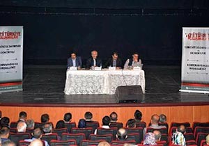 Elmalı'da 'Darbeler ve Demokrasi' konferansı