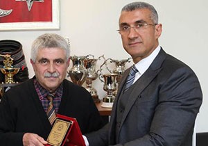 Emekli olduğu yere 'Bedava çalışırım' başvurusu