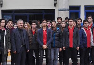 Öğrencilerden polise ziyaret
