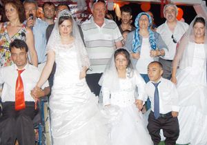 4 engelli çifte teknede kına gecesi