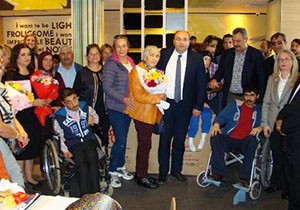 Engelli çocuklara akülü araç