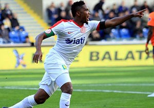 Eto'o 4 gol sonra Antalyaspor'un tarihine geçiyor