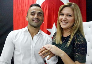 İşyerinde tanışıp evlendiler